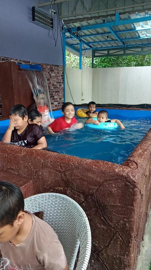 Al-kautsar 3br Kid's Pool Aircond & Wi-fi Kota Bharu