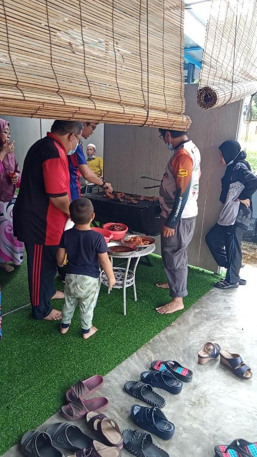 Holiday home Al-kautsar 3br Kid's Pool Aircond & Wi-fi Kota Bharu